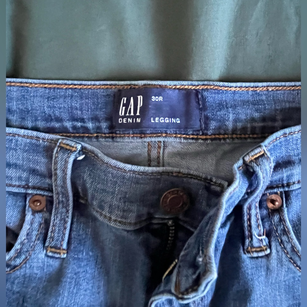 GAP distressed skinny jean FOR SALE